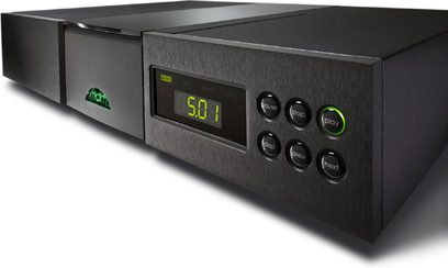 Naim Audio CDS3 sort CD-afspiller, front med grøn display, knapper og stik, set lidt fra siden