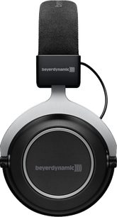 Beyerdynamic Amiron trådløse hodetelefoner, sidevisning, svart sirkulær øreklokke, svart polstret hodebøyle, synlig logo