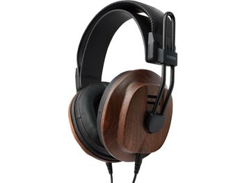 Fostex T60RP Mk2 kablet hi-fi hovedtelefon, circumaural, med brune trækopper og sort polstret hovedbøjle set i trekvart profil