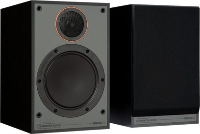 Enceinte bibliothèque Monitor Audio Monitor 100 noir, vue de face et de côté, haut-parleur médium-grave et tweeter
