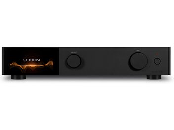 Audiolab 9000N nettverkslydspiller svart med skjerm som viser "9000N" og en oransje bølge, to sirkulære knapper og en synlig fot