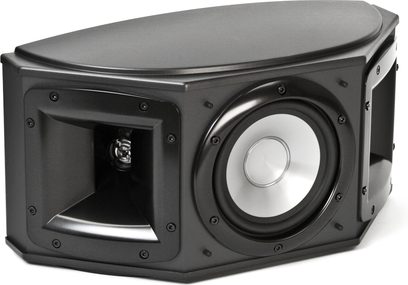 Juoda Klipsch Synergy S-20 garso kolonėlė, perspektyvinis priekinis vaizdas, apvalinta trapecijos formos, sidabrinė centrinė garsiakalbė