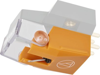 Diamant Audio Technica AT-VMN30xEN i orange plast med gennemsigtigt låg, hvidt logo på siden og synlig metal-cantilever, set fra trekvart vinkel