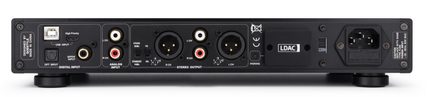 Schwarze Rückseite eines DAC-Audioverstärkers mit USB-, optischen, koaxialen, RCA- und XLR-Eingängen sowie LDAC-Bluetooth-Modul