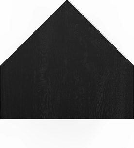 Sort trekantet sort træpanel med flad bund og spids top, frontside