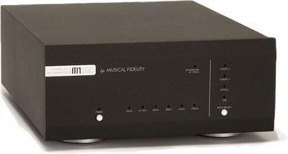 Musical Fidelity M1 sort DAC-lydkonverter set forfra, sort front, blåt display, sølvfarvede knapper