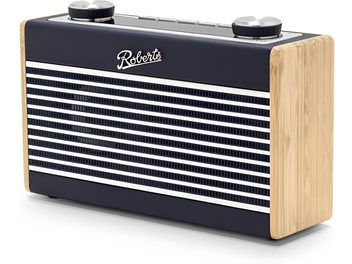 Roberts Rambler Uno Tischradio in Marineblau, Front mit horizontalen Lamellen, helle Holzseiten und zwei große Metallknöpfe oben, Dreiviertelansicht von vorne rechts