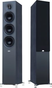 Elac Debut 3.0 DF53 højttaler i sort med træstruktur, tweeter og tre højttalere, metalfødder, set forfra og i 3/4-vinkel