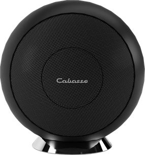 Diffusore hi-fi compatto Cabasse Riga 2 con base nera opaca, griglia circolare perforata e supporto metallico lucido