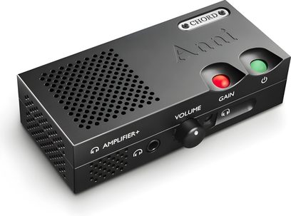 Ampli hi-fi stéréo Chord Electronics ANNI Noir, vue de face, 2 boutons rotatifs, 2 voyants LED, grille perforée