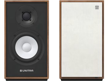 Pár knihovních reproduktorů Unitra ZGB-401, ořechový rám, černý přední panel, bílý woofer a tweeter vlevo, lněná mřížka vpravo, pohled zepředu