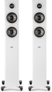 Dos altavoces de torre blancos Polk Audio R500, vista frontal, sobre fondo blanco, iluminados desde la derecha