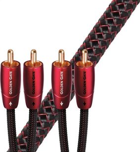 Tmavě červené opletené RCA audio kabely Audioquest Golden Gate, pozlacené konektory, 4 paralelní kabely, pohled zepředu