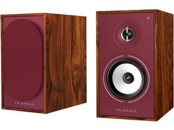 Coppia di diffusori Triangle BR02 Connect bordeaux, legno venato, griglia su uno, tweeter e woofer, LED blu, vista 3/4