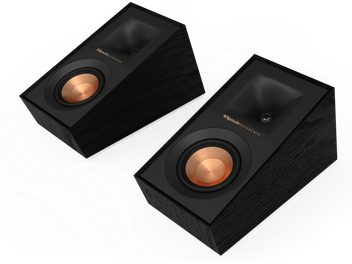 To sorte trapezformede Klipsch R-40SA højttalere med kobberfarvet højttaler i midten, set forfra og fra tre kvarter bagfra