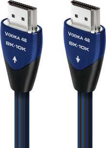 Dva modré HDMI kabely Audioquest Vodka 48 8K 10K se stříbrnými konektory, zepředu, ve svislé poloze, na bílém pozadí