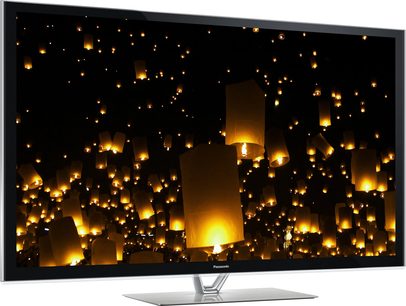 Panasonic TX-P65VT60E tv tændt og viser mange oplyste himmellanterne på en nattehimmel, set forfra