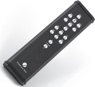 Télécommande noire rectangulaire PrimaLuna DiaLogue avec 15 boutons ronds blancs, vue de face