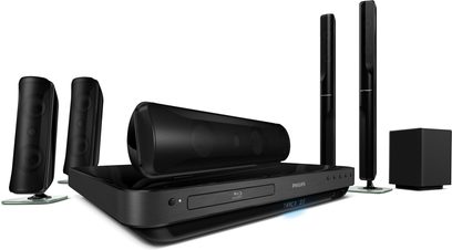 Philips HTS7540 hjemmebiograf-system, sort hovedenhed, 4 satellithøjttalere, subwoofer, på hvid baggrund