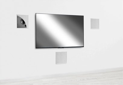 Vegghøyttaler PMC Ci30 svart, sett forfra, med firkantet metallgitter og rektangulær flatskjerm
