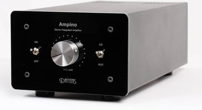 Sort integreret stereoforstærker Dayens Ampino, frontpanel med volumeknap, CD/AUX-vælger og hovedtelefonstik, set forfra