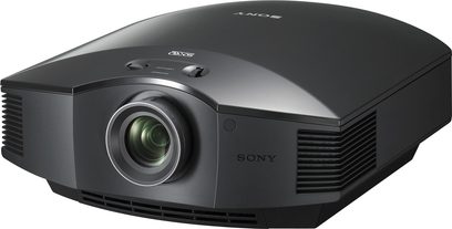 Sony VPL-HW20 sort videoprojektor, trekvartersperspektiv, linse foran, betjeningsknapper øverst