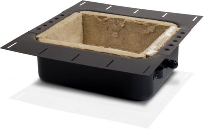 Czarna, prostokątna obudowa tylna Bowers & Wilkins BackBox BB6W z centralnym okrągłym wycięciem na głośnik instalowany w ścianie, widok z przodu