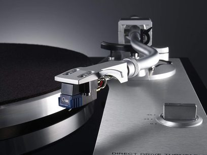 TEAC TN-4D-O sort hi-fi pladespiller, metalarm, diamantpickup, børstet aluminiumsplade