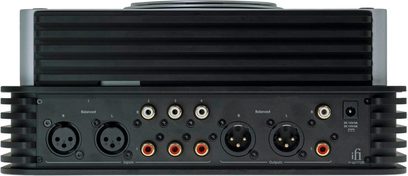 Preamplificador de auriculares de alta fidelidad iCAN PHANTOM, vista trasera, conectores XLR, RCA, alimentación DC, acabado negro, diseño rectangular