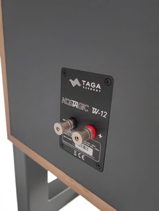 Boekenplank luidspreker Taga Harmony Nostalgic TH-12 notenhout, achteraanzicht, metalen aansluitingen, zwart paneel, houten frame