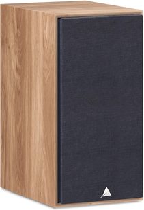 Altavoz de estantería Triangle BR04 azul, vista de tres cuartos frontal izquierdo, caja con acabado en madera clara y frontal cubierto por una rejilla de tela azul marino decorada con un pequeño logotipo metálico triangular