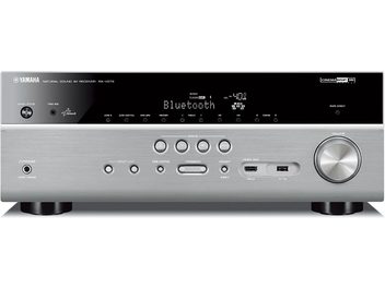 Yamaha RX-V681 titan hjemmebiograf-forstærker, frontpanel med knapper, drejeknapper, porte, blå "Bluetooth"-skærm og logo