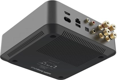Amplificador estéreo hi-fi integrado WiiM Amp Pro cinza espacial visto de baixo com grades de ventilação, conectores e terminais RCA dourados