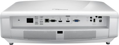 Optoma UHD60 hvid videoprojektor, set forfra, tilslutninger på bagsiden, ventilationsriste på siderne