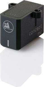 ClearAudio Concept Active pladespiller, mørkt træ, perspektivisk forfra, sort pickup og tonarmsystem