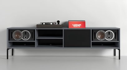 Audio ir vaizdo baldai Clic Classic Series modelis 240, dažyta pilka mediena, juodos kojelės, atviros nišos ir juodos durelės, garsiakalbiai