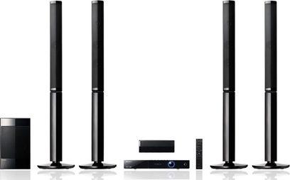 Domácí kino Pioneer BCS-424 v černé barvě, sestávající ze 4 sloupových reproduktorů, 1 centrálního reproduktoru, 1 subwooferu a 1 zesilovače