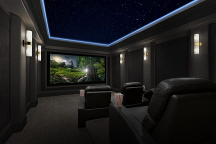 Özel sinema salonu, ekran, projektör, siyah deri koltuklar, siyah duvarlar, mavi yıldızlı tavan, duvar aplikleri