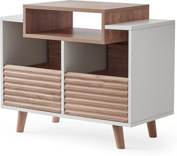 Møbel og oppbevaring for vinylspiller Norstone Design OSLO 800 hvit/lys eik, rektangulær struktur, 4 skråstilte ben, 2 åpne rom, 2 dører med horisontale relieffer, lys trefinish og matt hvit.