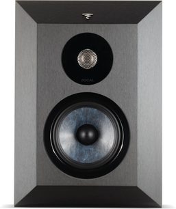 Enceinte Focal Chora Surround noire, vue de face rapprochée, tweeter et haut-parleur médium-grave circulaires centrés