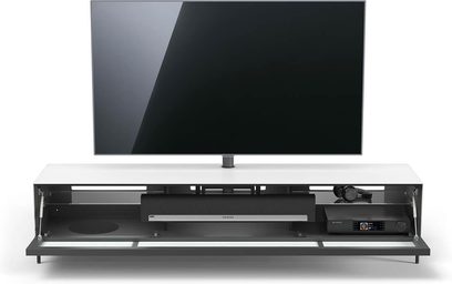 Sort Spectral Scala SC2004-SNG-SAT TV-møbel, fladskærm, Blu-ray-afspiller, indbygget subwoofer, set forfra