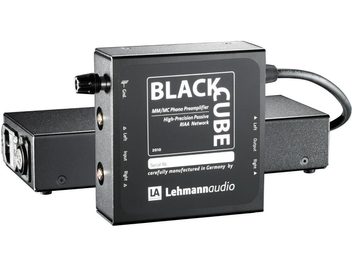 Фонокоректор Lehmann Audio Black Cube SE черен, правоъгълен матово черен метален корпус, сребристи конектори и превключвател