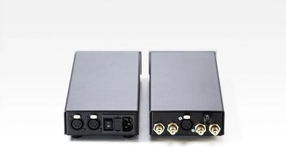Lehmann Audio Decade schwarzer Phono-Vorverstärker, Vorder- und Rückansicht, rechteckige schwarze Gehäuse, Anschlüsse und Knöpfe