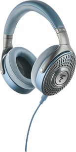 Стерео слушалки с затворен дизайн Focal AZURYS, с мека подложка и тапицирани възглавнички в светлосин цвят, перфорирани калъфи, сменяем кабел в син цвят