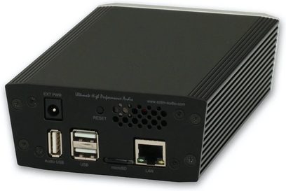 Síťový audio přehrávač SOTM Audio sMS-200 černý, pohled zepředu, USB a microSD porty, resetovací tlačítko, síťové a audio konektory
