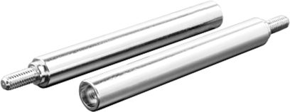 Dwie cylindryczne, gwintowane rozpórki z błyszczącego, srebrnego metalu, prawdopodobnie aluminium, z podłużnymi rowkami