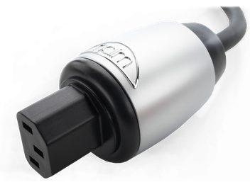 Захранващ кабел Naim Audio Power-Line, хромиран IEC C15 конектор, черна обвивка, близък план на края