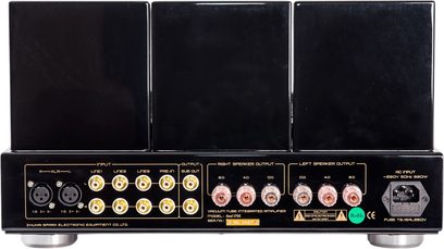 Cayin Soul 170i integreret stereo rørforstærker, kabinet i sort blank metal, bagfra med tre rektangulære transformatorhætter, guldbelagte RCA- og XLR-stik, gennemsigtige højttalerterminaler og IEC-strømstik