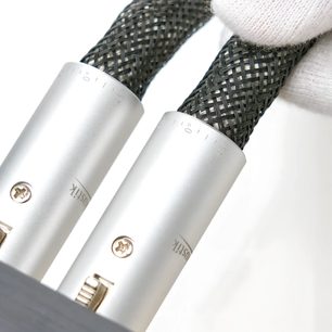 Inakustik Referenz NF-1205 AIR XLR-lydkabel med sølvfarvede stik og sort flettet kappe