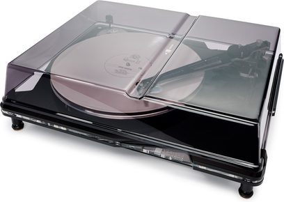 Hi-fi platenspeler Vertere Acoustics Pack DGX Dark Sabre wit, driekwart vooraanzicht rechts, zwart gelakte sokkel op cilindrische pootjes, plateau met een witte plaat beschermd door een transparant gerookte acrylstofkap
